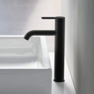Duravit C.1 wastafelkraan L met verhoogd kraanlichaam mat-zwart C11030002046 Duravit C.1 wastafelkraan L met verhoogd kraanlichaam mat-zwart C11030002046