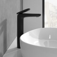 Villeroy & Boch Antao wastafelkraan met verhoogd kraanlichaam met AquaSmart met afsluitbare afvoerplug push open mat-zwart TVW111005000K5