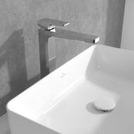 Villeroy & Boch Architectura Square wastafelkraan met verhoogd kraanhuis met AquaSmart met afsluitbare afvoerplug push open chroom TVW12500200061 Villeroy & Boch Architectura Square wastafelkraan met verhoogd kraanhuis met AquaSmart met afsluitbare afvoerplug push open chroom TVW12500200061
