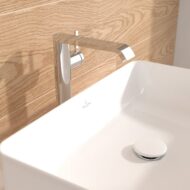 Villeroy & Boch Embrace wastafelkraan met verhoogde kraanlichaam met AquaSmart chroom TVW10800200061 Villeroy & Boch Embrace wastafelkraan met verhoogde kraanlichaam met AquaSmart chroom TVW10800200061