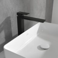 Villeroy & Boch Subway 3.0 wastafelkraan met verhoogd kraanlichaam met AquaSmart mat-zwart TVW112004000K5