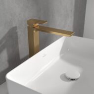 Villeroy & Boch Subway 3.0 wastafelkraan met verhoogde kraanlichaam met AquaSmart goud geborsteld TVW11200400076