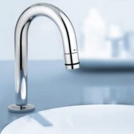 Grohe Universeel toiletmengkraan hoge C-uitloop chroom met debietregeling en keramische schijf 20201000 Grohe Universeel toiletmengkraan hoge C-uitloop chroom met debietregeling en keramische schijf 20201000