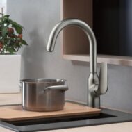 Hansgrohe Focus M42 eengreeps keukenmengkraan 1-straal uitloop haaks draaibaar – edelstaal finish 71802800 Hansgrohe Focus M42 eengreeps keukenmengkraan 1-straal uitloop haaks draaibaar – edelstaal finish 71802800