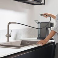 Hansgrohe Talis M54 keukenmengkraan met uittrekbare uitloop en sBox – draaibaar – edelstraal finish 72809800 Hansgrohe Talis M54 keukenmengkraan met uittrekbare uitloop en sBox – draaibaar – edelstraal finish 72809800